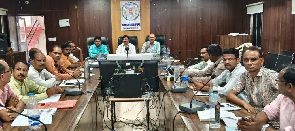 फील्ड में जाकर जनगणना कार्य का व्यवहारिक प्रशिक्षण दिया गया