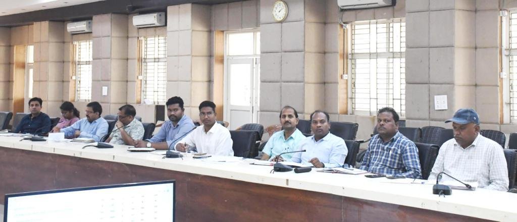 अवैध गतिविधियों पर सख्त कार्यवाही करने के दिए निर्देश