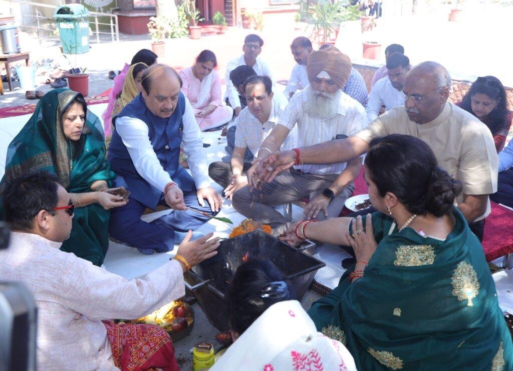 युवा पीढ़ी को अपनी सांस्कृतिक विरासत से जोड़ने का उत्कृष्ट माध्यम है धरोहर संग्रहालय : प्रो. सोमनाथ सचदेवा