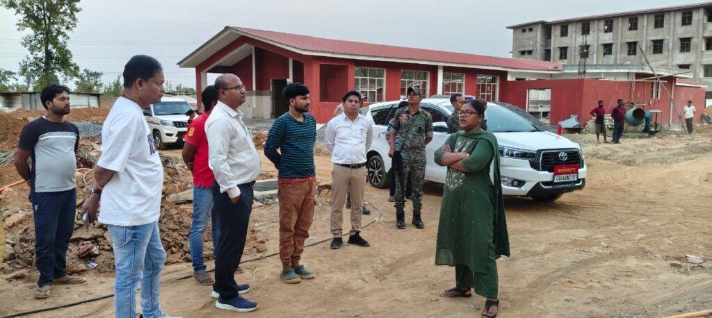 कलेक्टर ने जवाहर नवोदय विद्यालय के नवनिर्मित भवन का किया निरीक्षण