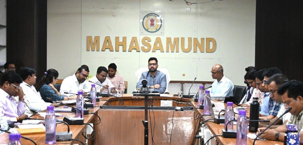 कलेक्टर ने ली साप्ताहिक समय-सीमा की बैठक, दिए आवश्यक निर्देश