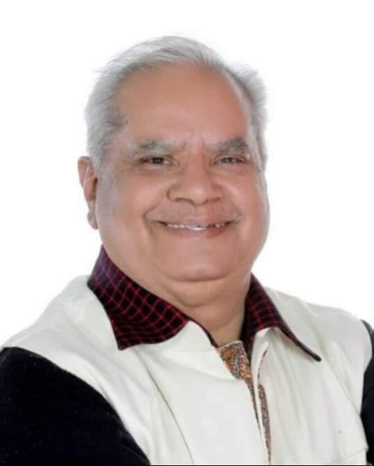 कवि आचार्य देवेंद्र देव विश्वविद्यालय में स्नातक पाठ्यक्रम में सम्मिलित