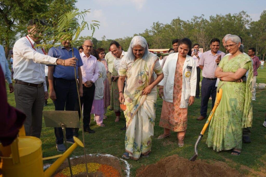 विश्व पर्यावरण दिवस के अवसर पर एम्स रायबरेली कैंपस को सिंगल-यूज प्लास्टिक फ्री जोन बनाने का संकल्प