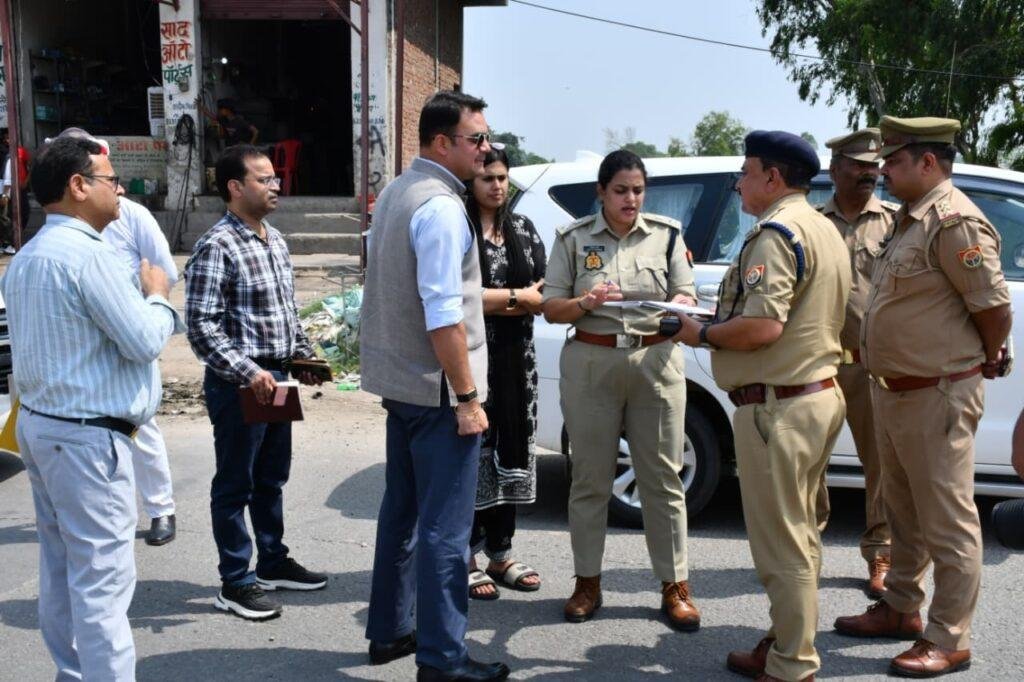 फरियादियों की समस्याओं का समयबद्ध निस्तारण करें अधिकारी