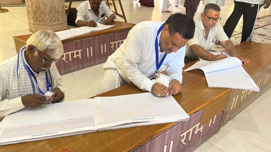 …दर्शन कर बुजुर्ग बोले- जुग-जुग जियो नायब सैनी, तनै बारह ज्योतिर्लिंगों में प्रथम सोमनाथ के दर्शन का दिया सौभाग्य्