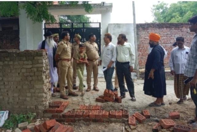 ऐतिहासिक गुरुद्वारा जमीन पर भूमाफियाओं कर रहे है अवैध कब्जा