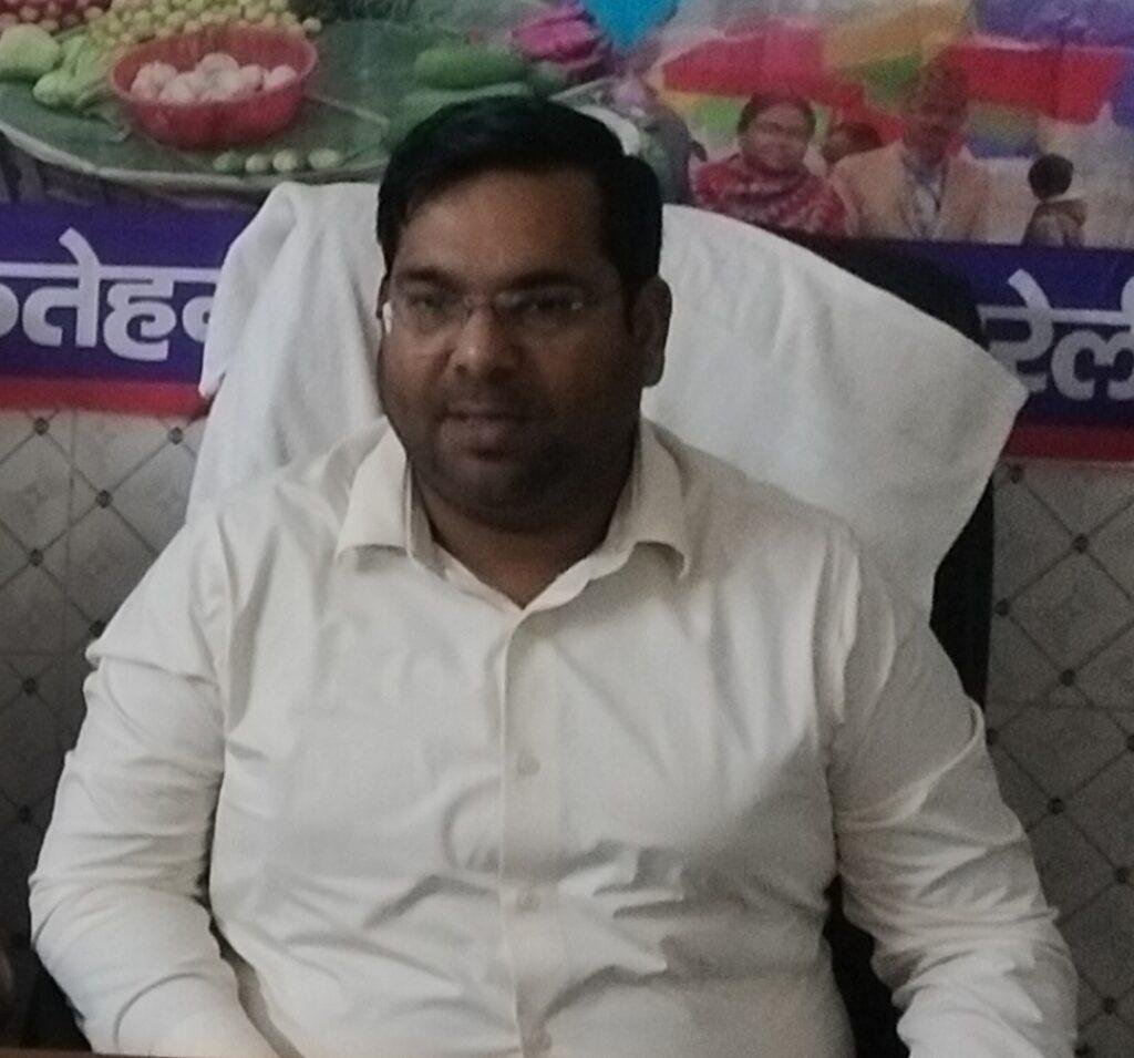 भ्रष्टाचार और गवन का मामला संज्ञान में आने पर मुख्यमंत्री कार्यालय के निर्देश पर शासन ने निदेशक स्थानीय निकाय फतेहगंज पश्चिमी ईओ को दूसरा नोटिस जारी कर तीन दिन में मांगा स्पष्टीकरण