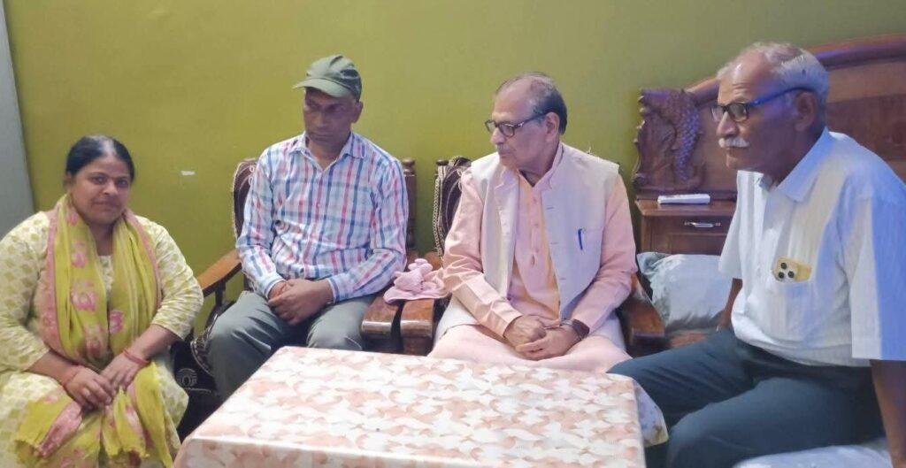 हिन्दू जागृति मंच के प्रदेश अध्यक्ष की माता जी को दी, विधान परिषद सदस्य डॉ. व्यस्त ने श्रद्धांजलि
