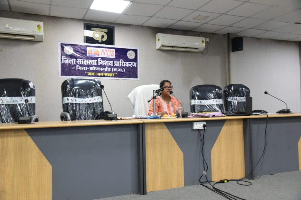 कलेक्टर ने समय-सीमा की बैठक में योजनाओं की प्रगति की समीक्षा की