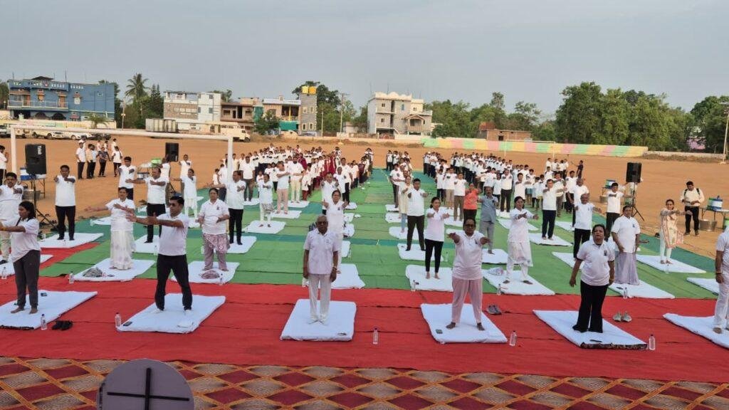 ‘योगा फाॅर हेल्दी एजिंग’ थीम के साथ संपन्न हुआ अंतर्राष्ट्रीय योग दिवस