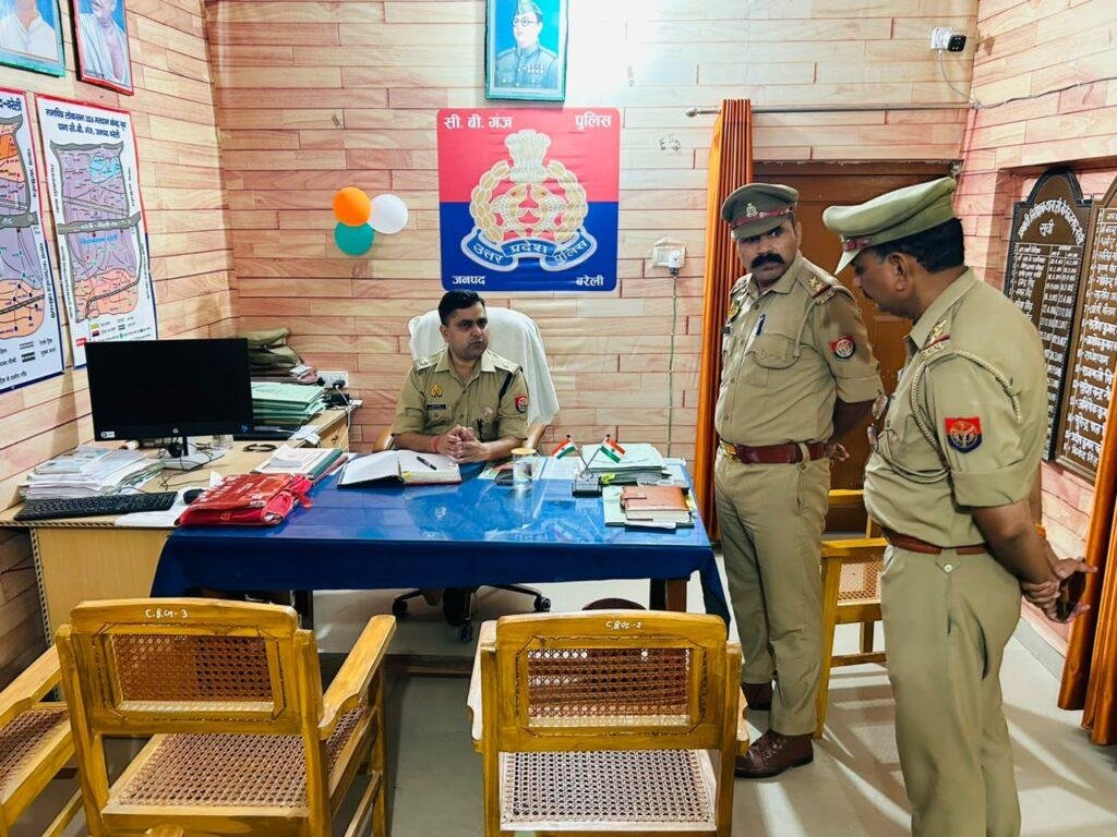 पुलिस अधीक्षक नगर, बरेली द्वारा कांवड़ पुलिस सहायता केन्द्र एवं थाना सीबीगंज का निरीक्षण