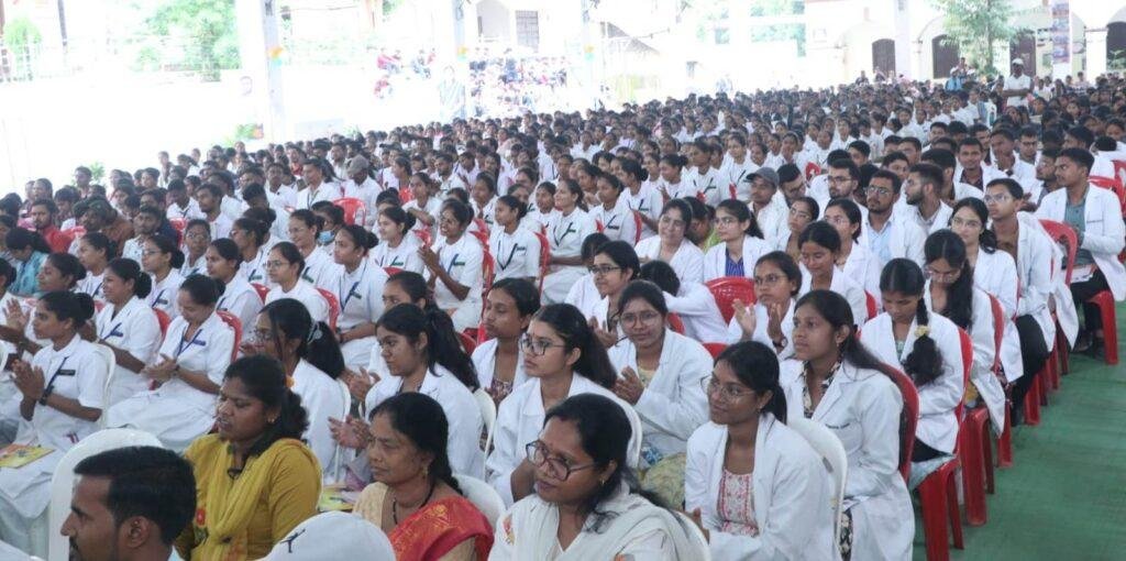 युवा सकारात्मक सोच के साथ आगे बढ़ें, विकसित भारत के संकल्प को साकार करें: श्री विश्व विजय सिंह तोमर