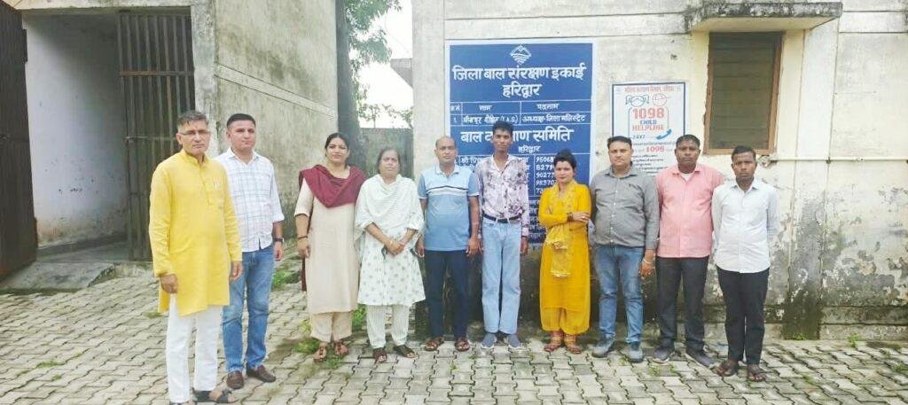 लापता बच्चे को बाल कल्याण विभाग ने परिजनों से मिलवाया