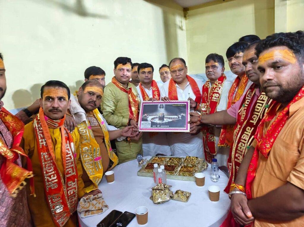 महाकाल बेड़ा संघ के प्रदोष पूजन में एक हजार लोगों ने शिव का पूजन कर किया प्रसाद ग्रहण